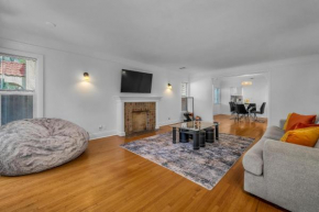 Chic Charming 2-Bedroom with office in the WeHo